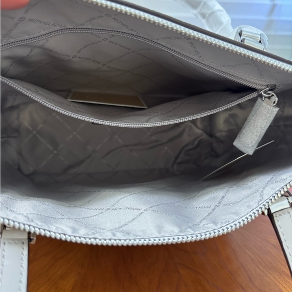 Michael Kors Silver and white Women's Bag - Picture 7 of 8